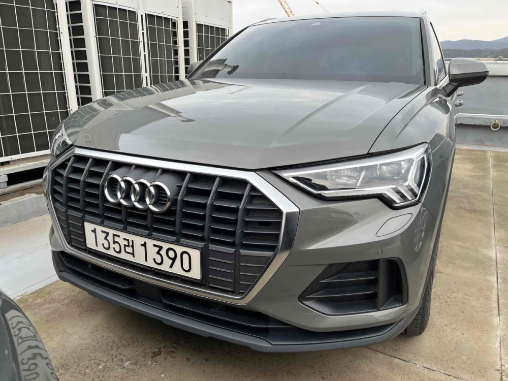 Audi Q3 (F3)