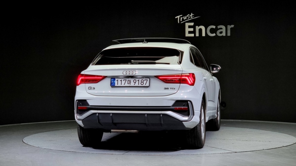 Audi Q3 (F3)