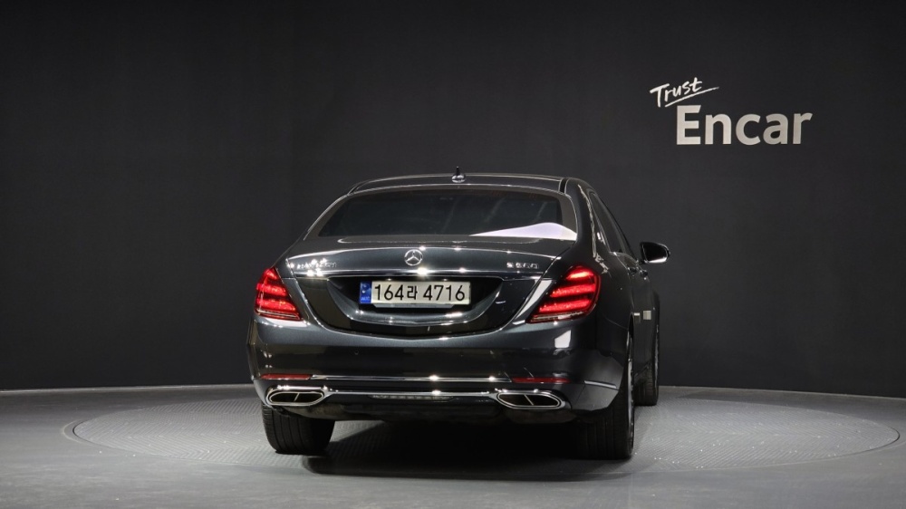 Mercedes-Benz S-Class W222