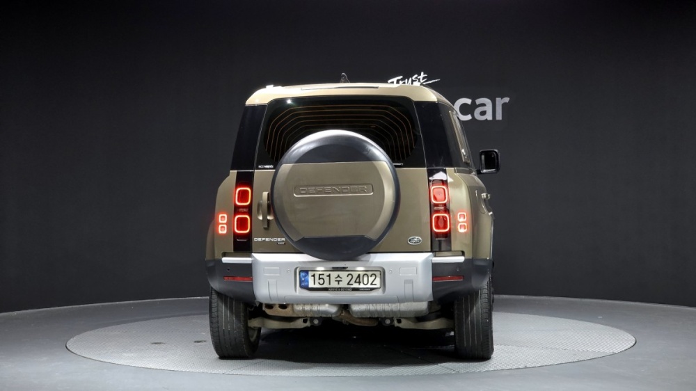 Land rover Defender (L663)
