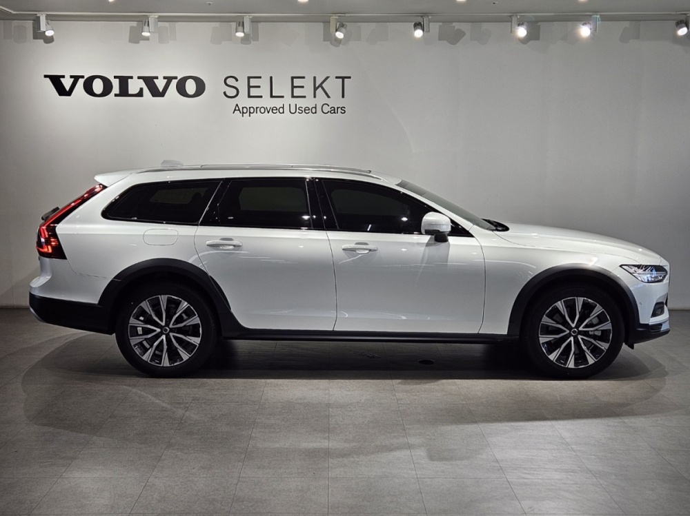 Volvo V90 Cross Country