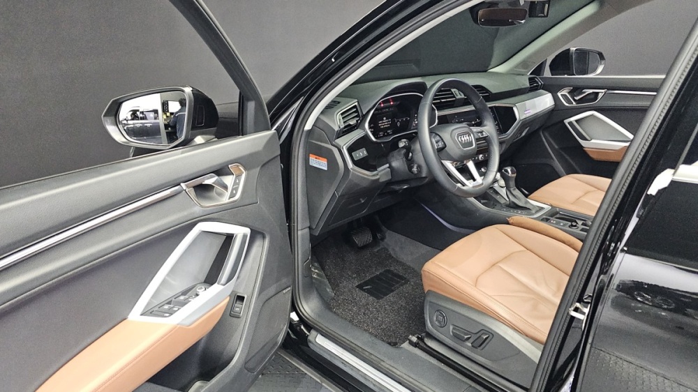 Audi Q3 (F3)