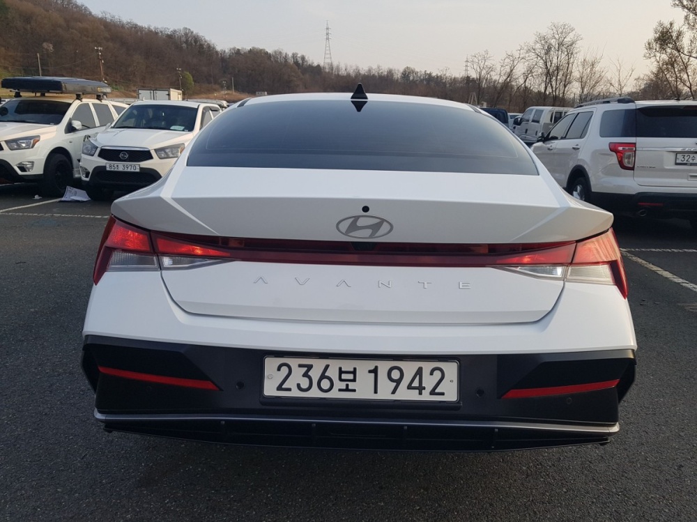 Hyundai The New Avante (CN7)