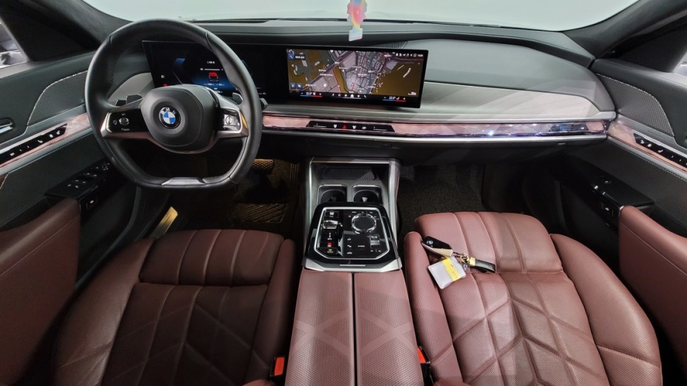 BMW 7 Series (G70)