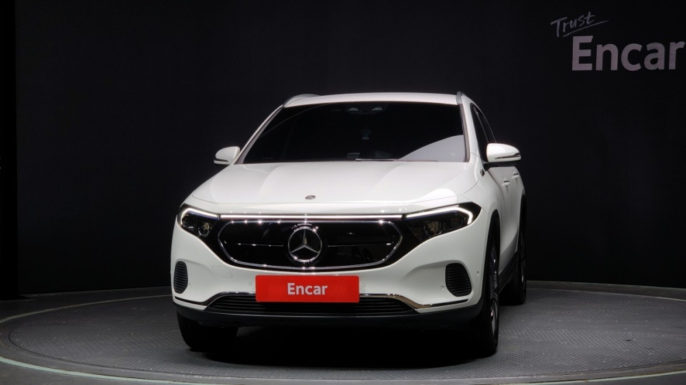 Mercedes-Benz EQA-H243