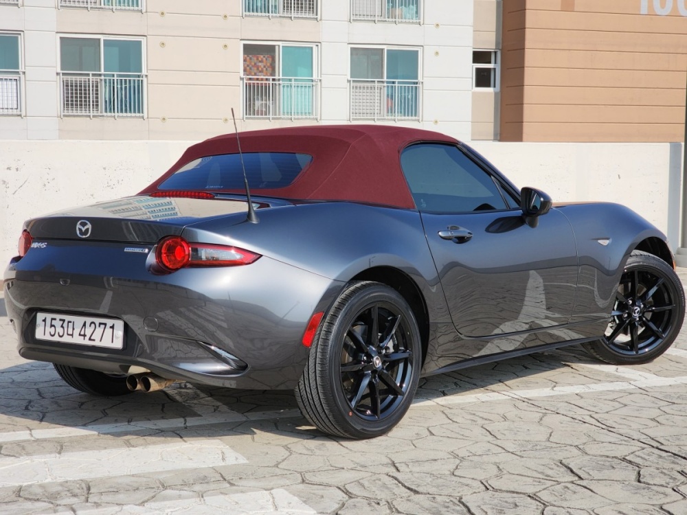 Mazda MX-5 MIATA