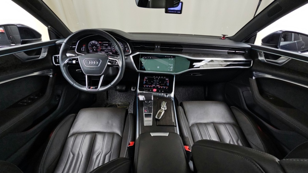 Audi A7 (4K)