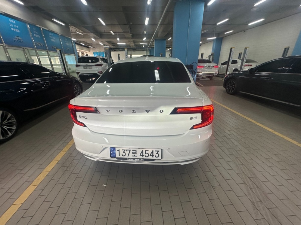 Volvo S90