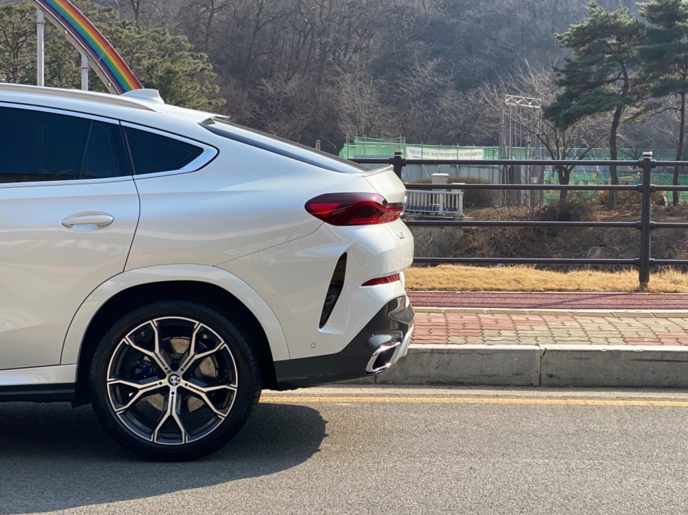 BMW X6 (G06)