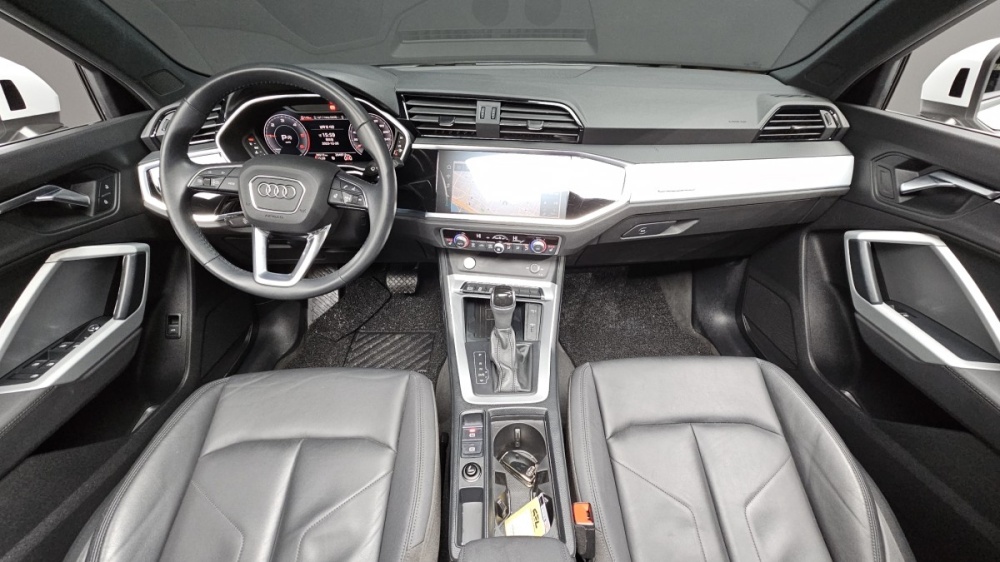 Audi Q3 (F3)