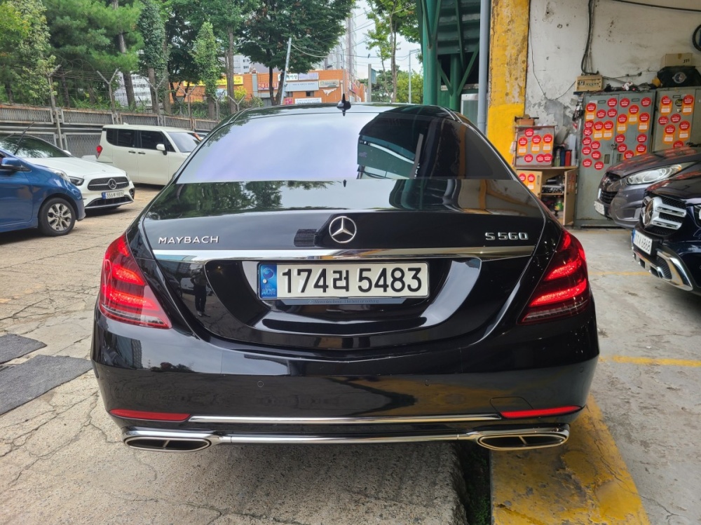 Mercedes-Benz S-Class W222