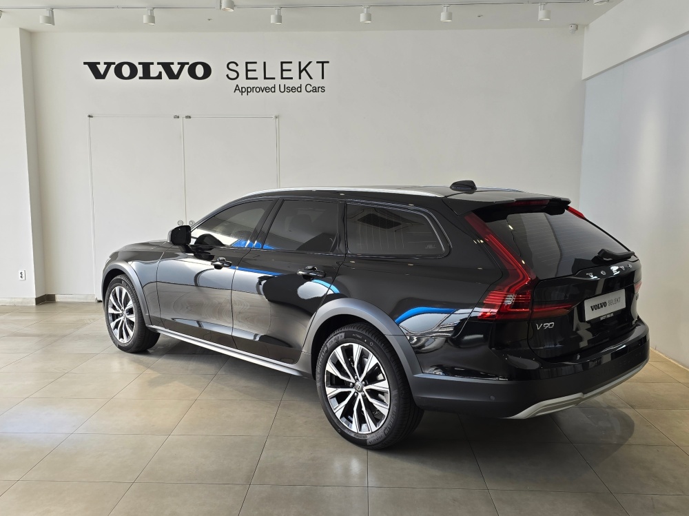 Volvo V90 Cross Country