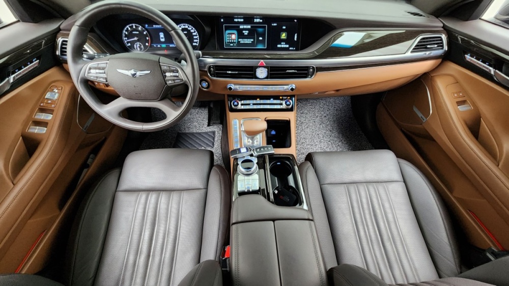 Genesis G90