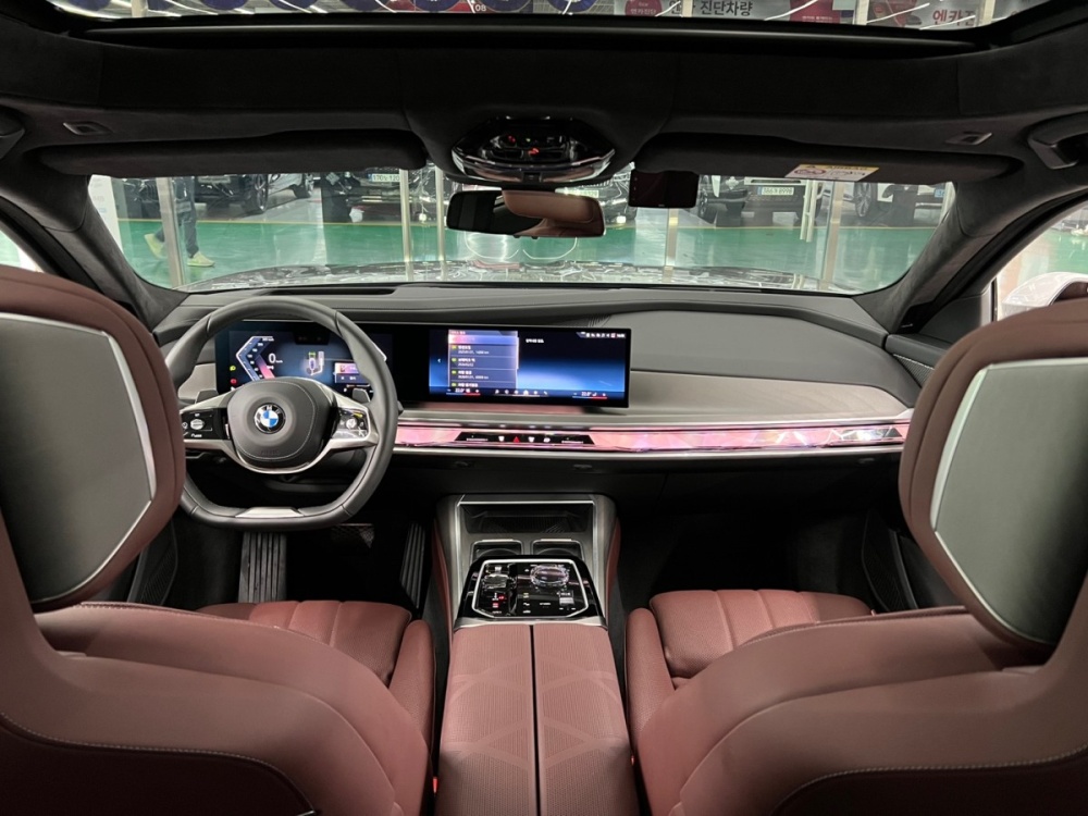 BMW 7 Series (G70)