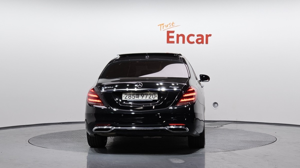 Mercedes-Benz S-Class W222