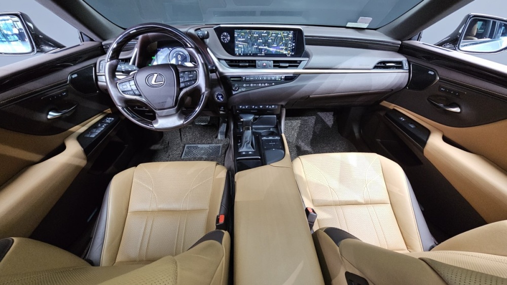 Lexus ES300h 7th generation