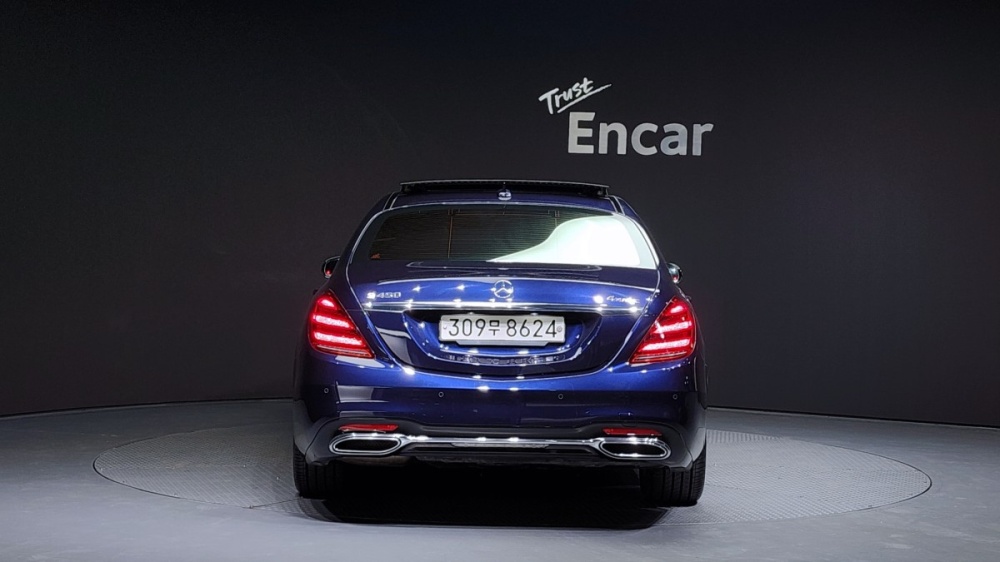 Mercedes-Benz S-Class W222