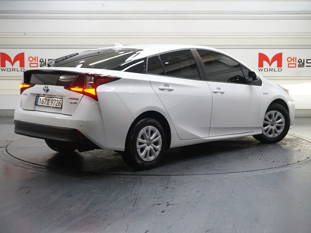 Toyota Prius 4th generation