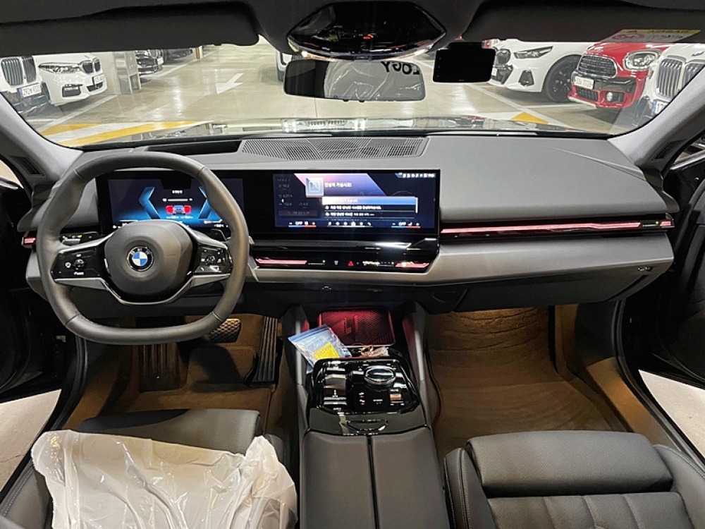 BMW 5 Series (G60)