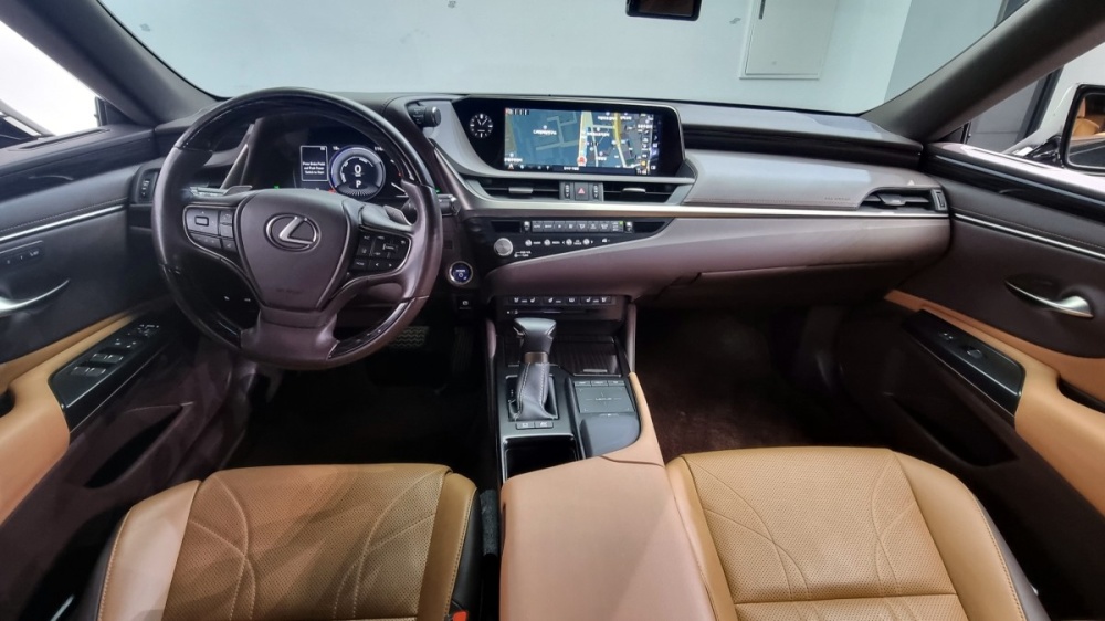 Lexus ES300h 7th generation