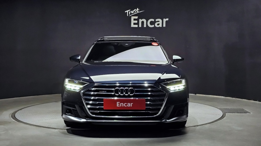 Audi A8 (D5)
