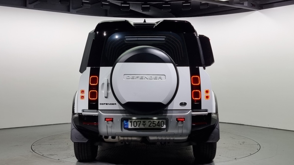 Land rover Defender (L663)