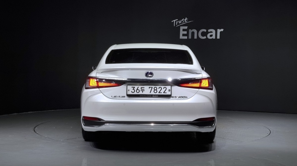 Lexus ES300h 7th generation