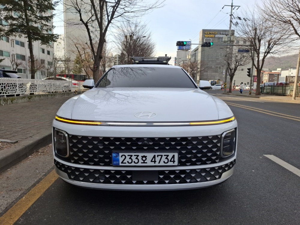 Hyundai Grandeur Hybrid (GN7)