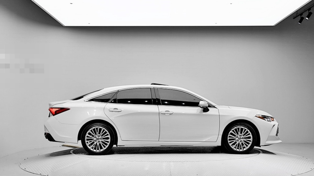 Toyota Avalon 5th generation