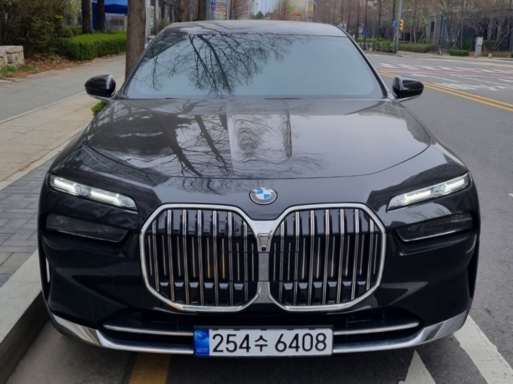 BMW 7 Series (G70)