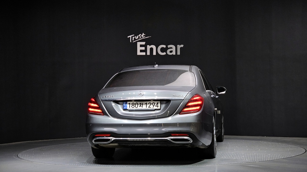 Mercedes-Benz S-Class W222