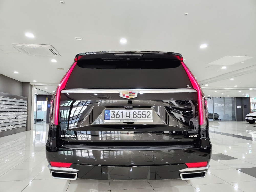 Cadillac Escalade 5th Gen