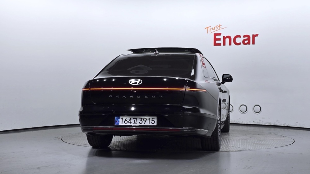 Hyundai Grandeur (GN7)