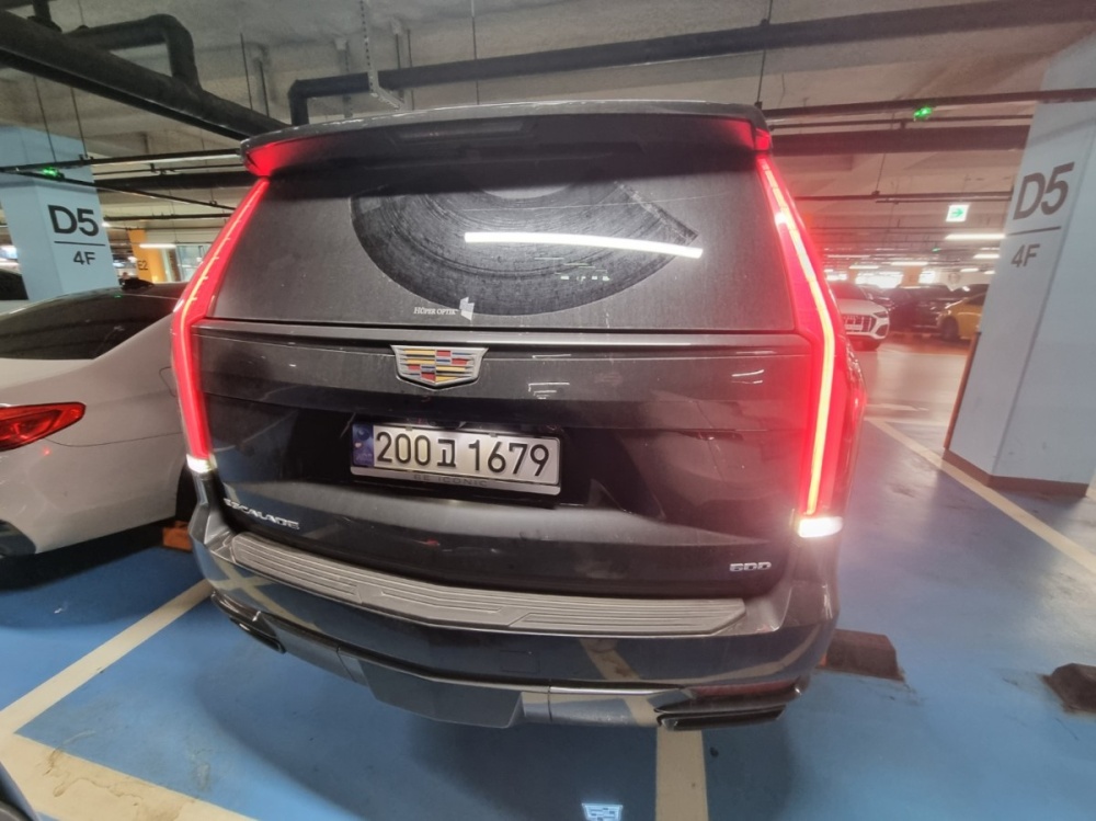 Cadillac Escalade 5th Gen