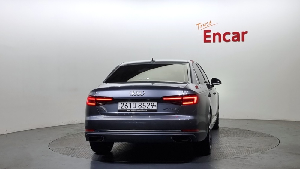 Audi A4 (B9)