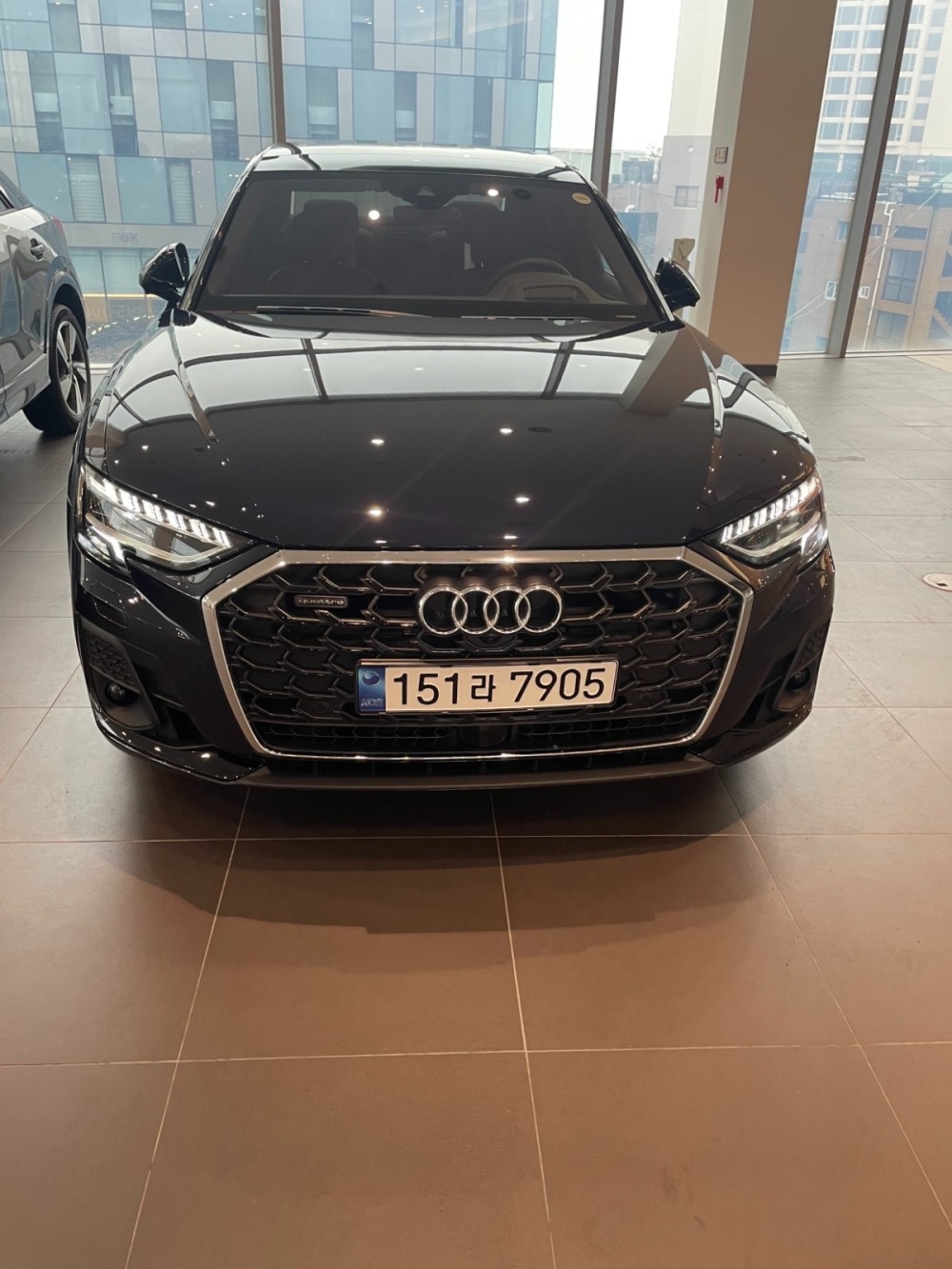 Audi A8 (D5)