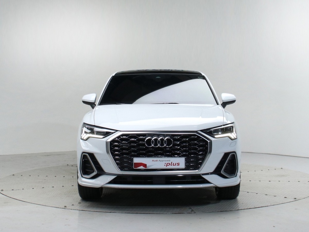 Audi Q3 (F3)
