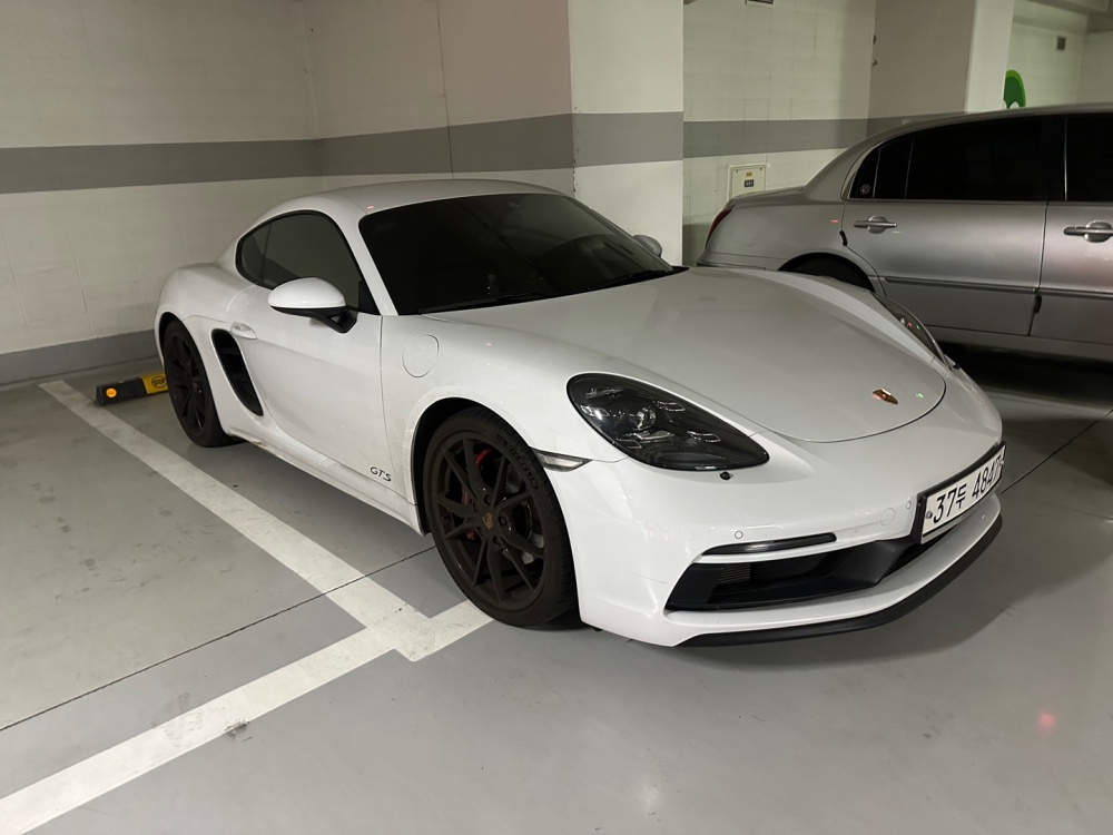 Porsche 718 Cayman