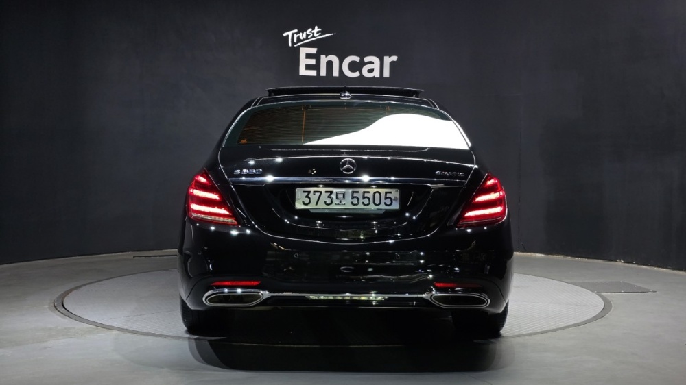 Mercedes-Benz S-Class W222