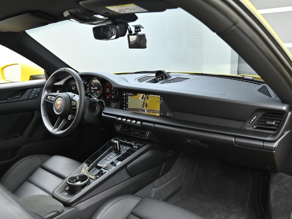 Porsche 911 (992)