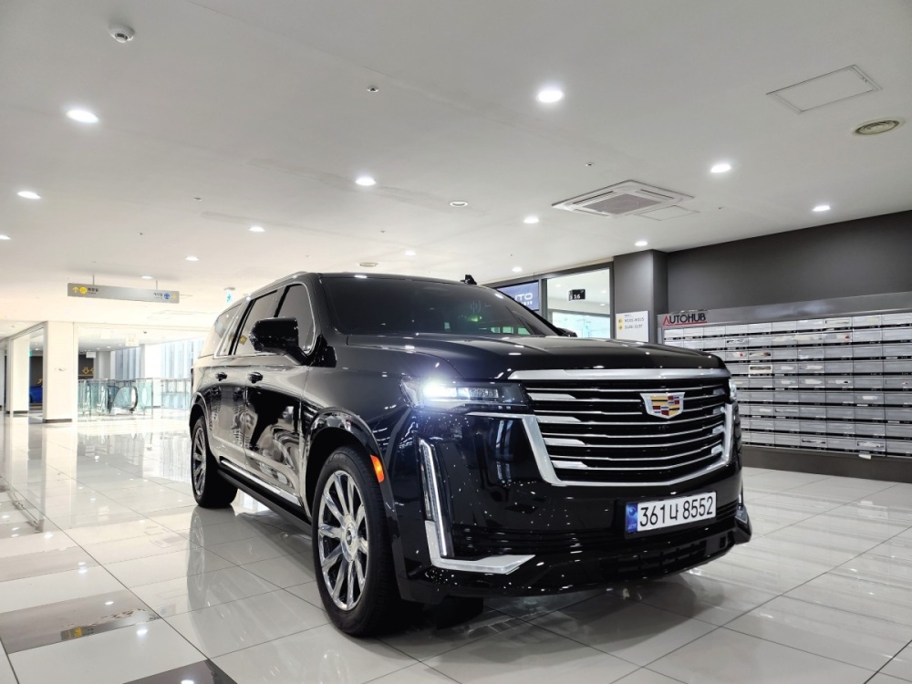 Cadillac Escalade 5th Gen