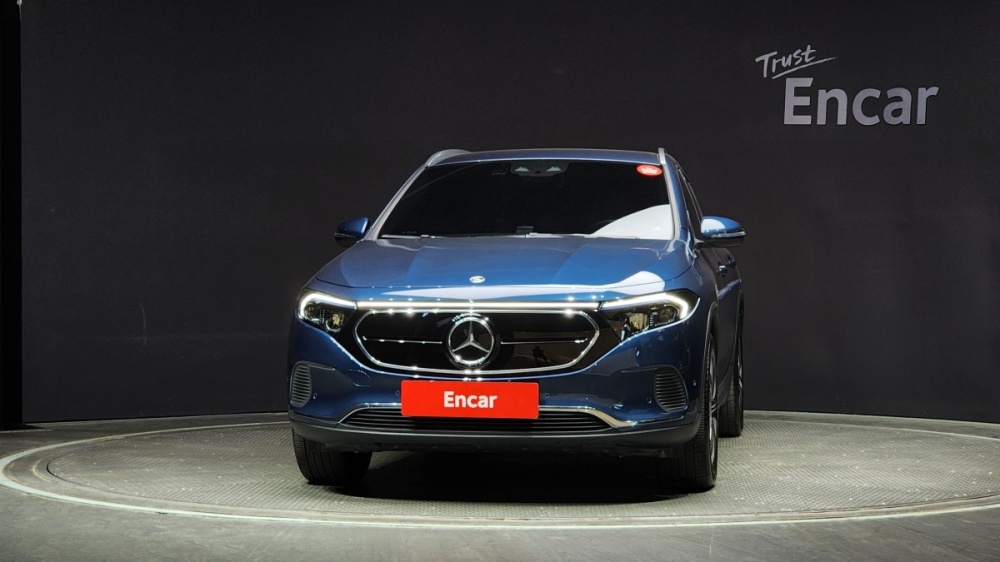 Mercedes-Benz EQA-H243