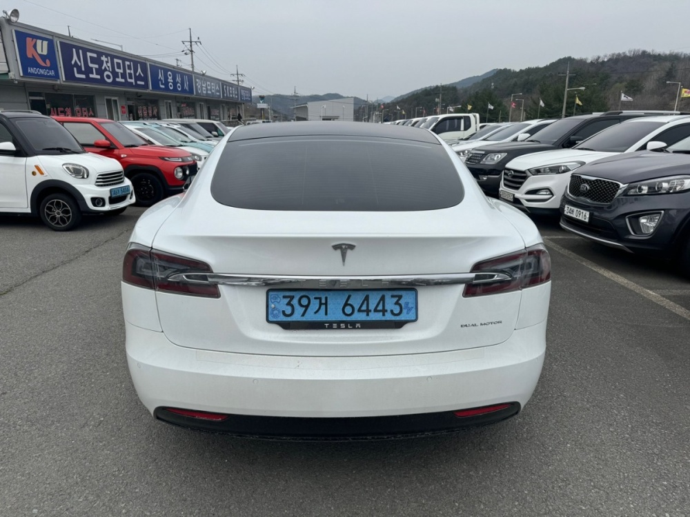 Tesla Model S