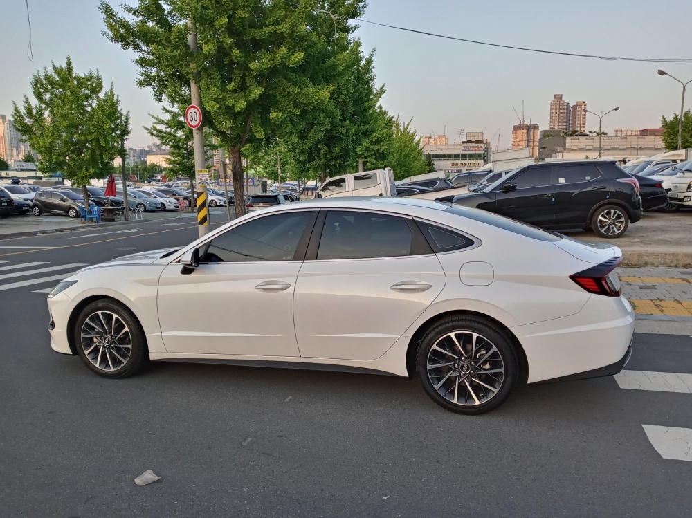 Hyundai Sonata (DN8)