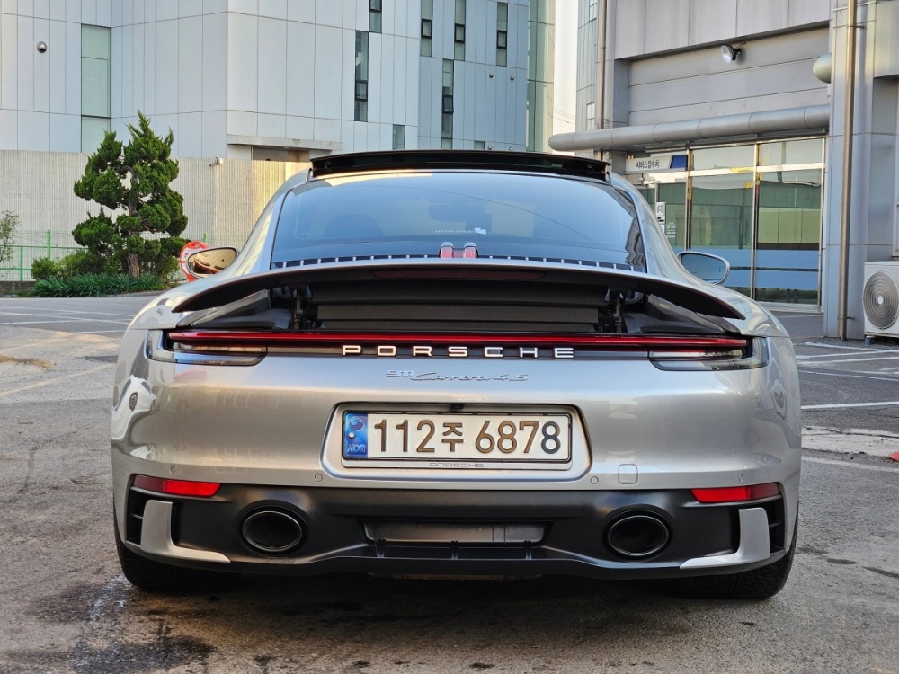 Porsche 911 (992)