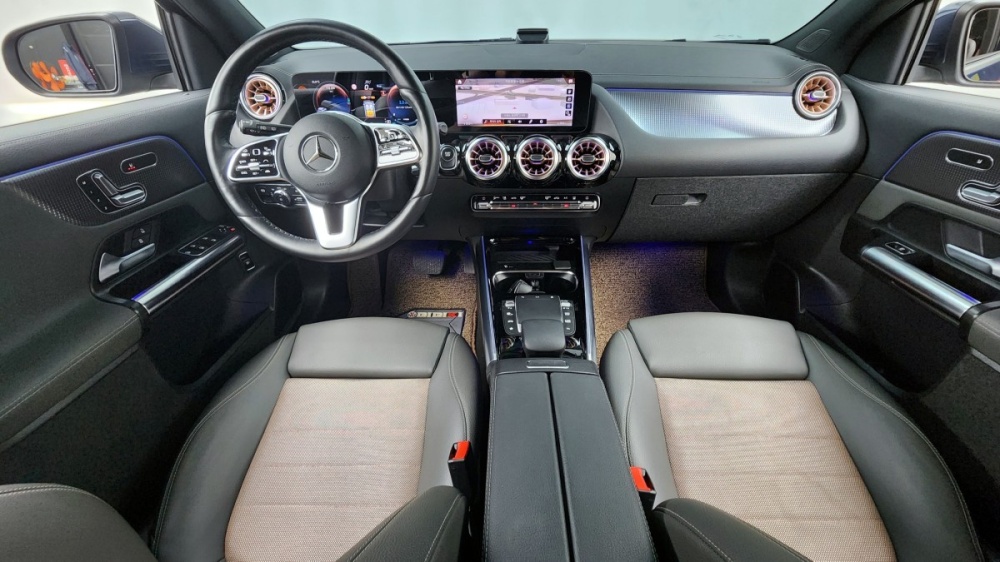 Mercedes-Benz EQA-H243