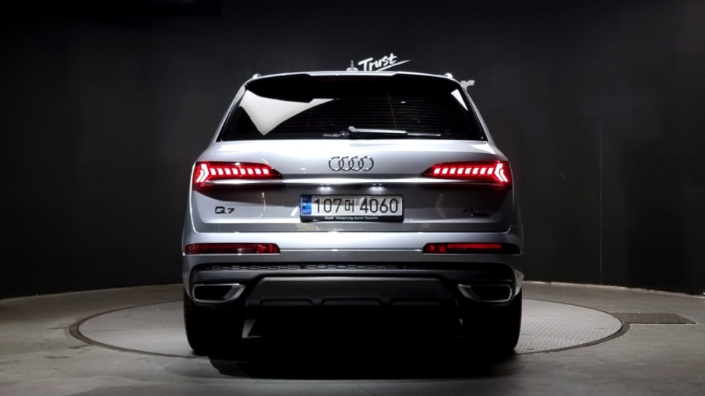 Audi Q7 (4M)