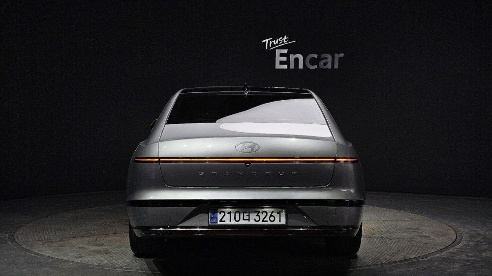 Hyundai Grandeur Hybrid (GN7)