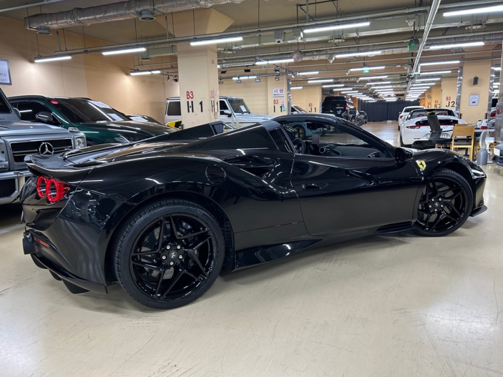 Ferrari F8 Spider