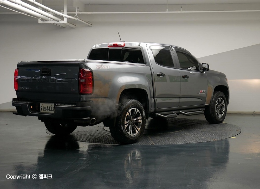 Chevrolet (GM Daewoo) real new colorado